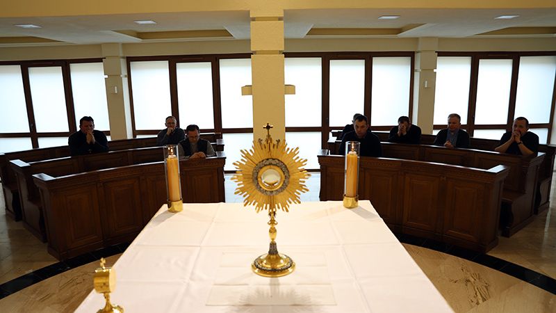 oblaci.pl/ o. Paweł Gomulak OMI