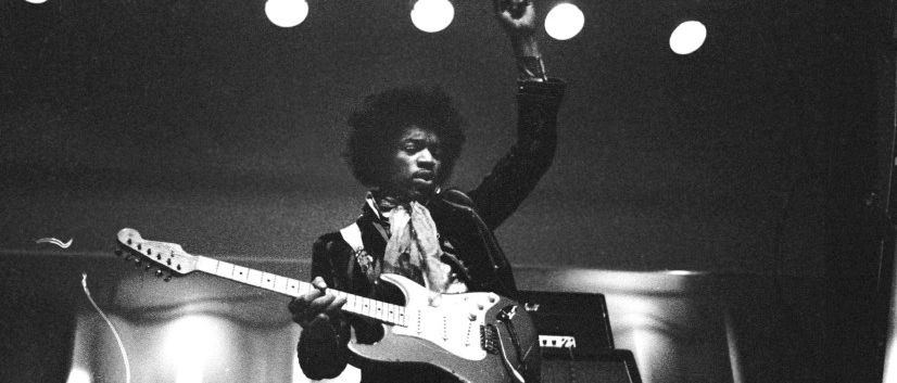 https://upload.wikimedia.org/wikipedia/commons/f/f1/Jimi-Hendrix-1967-Helsinki.jpg