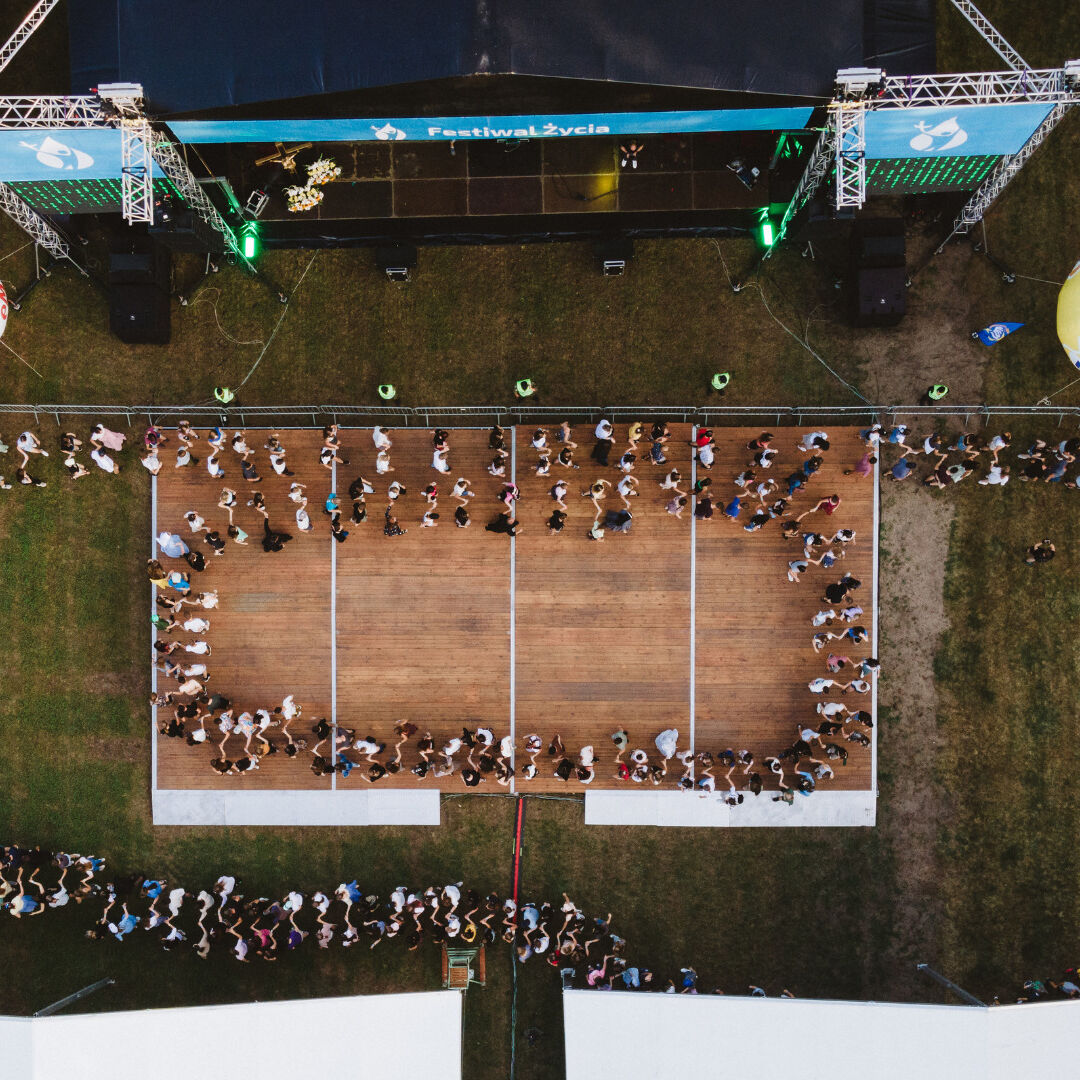 't Smidje - Lais, czyli Belgijka. Tekst - o czym jest? Co to za piosenka? Jak się tańczy belgijkę?